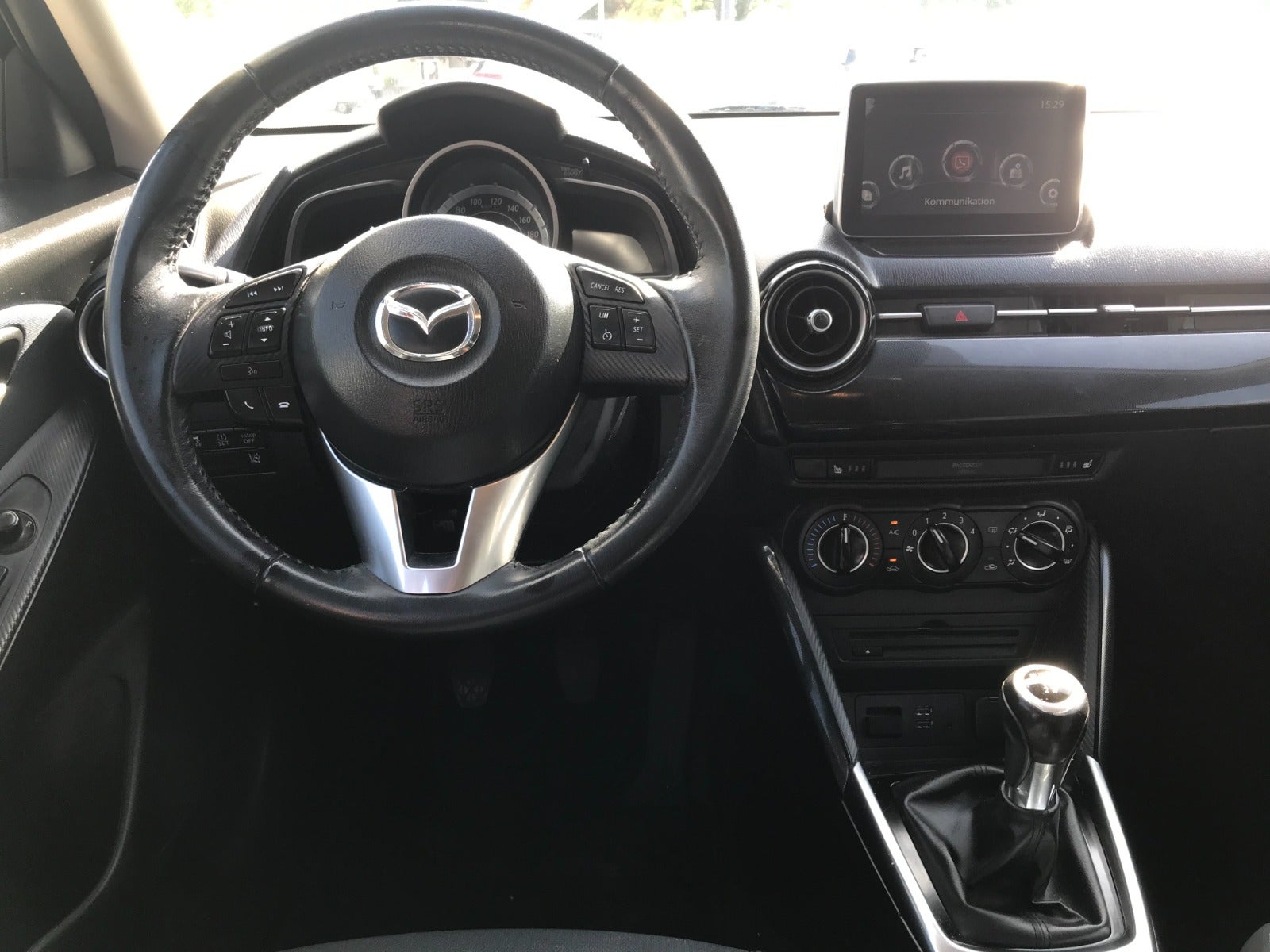 Mazda 2 2016