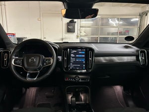 Volvo EC40 Extended Range Black Edition
