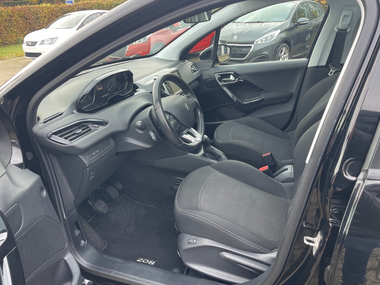 Peugeot 208 BlueHDi 100 Envy Sky