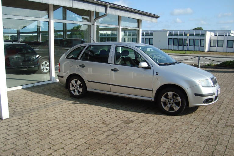 Skoda Fabia 16V 75 Ambiente Combi