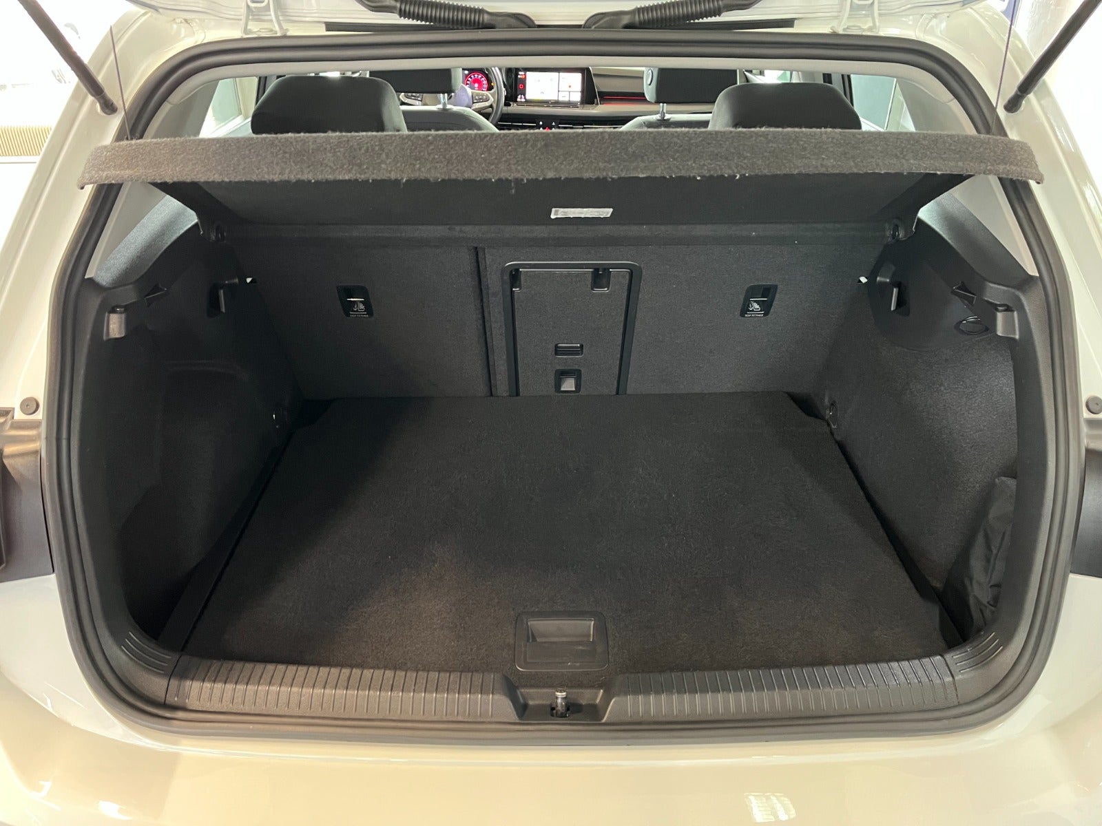 Billede af VW Golf VIII 1,5 eTSi 150 Style DSG