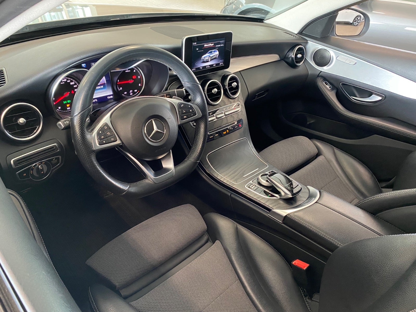 Mercedes C220 d AMG Line stc. aut. – 12
