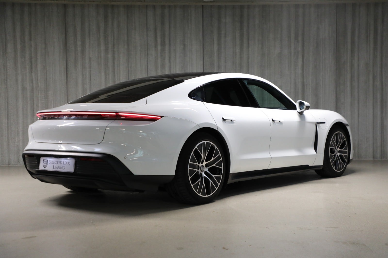 Porsche Taycan Performance+