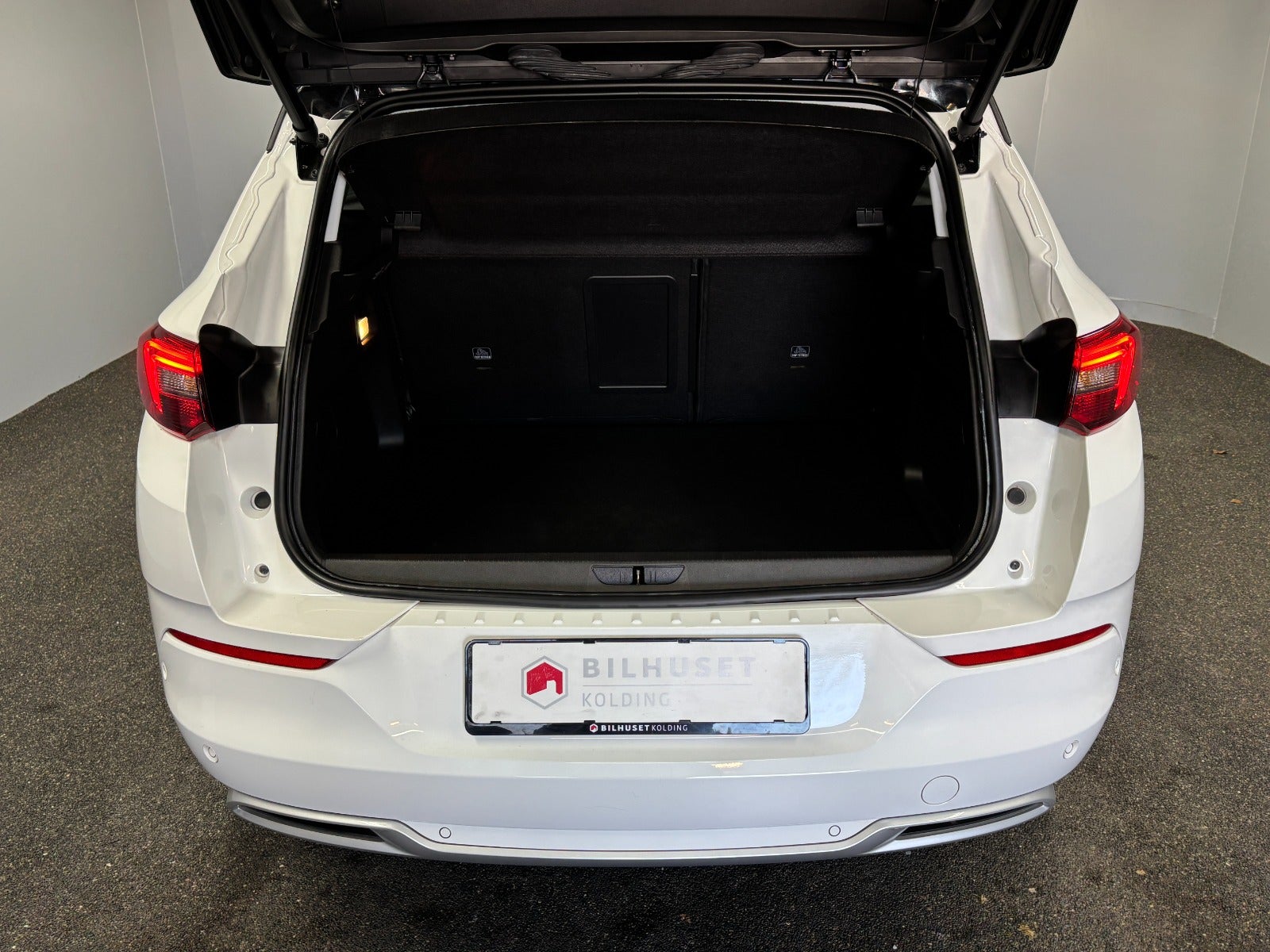 Billede af Opel Grandland 1,6 Hybrid Ultimate aut.