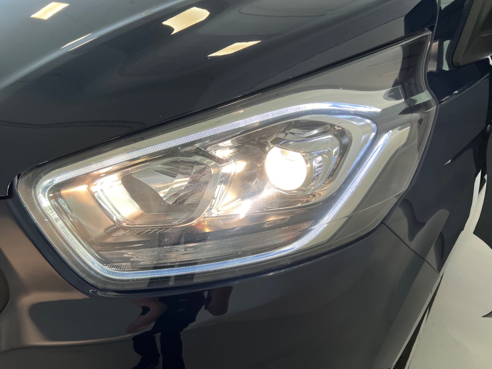 Billede af Ford Transit Custom 300L 2,0 TDCi 130 Trend