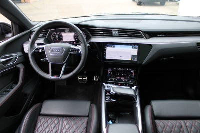 Audi Q8 e-tron S-line Black Style quattro