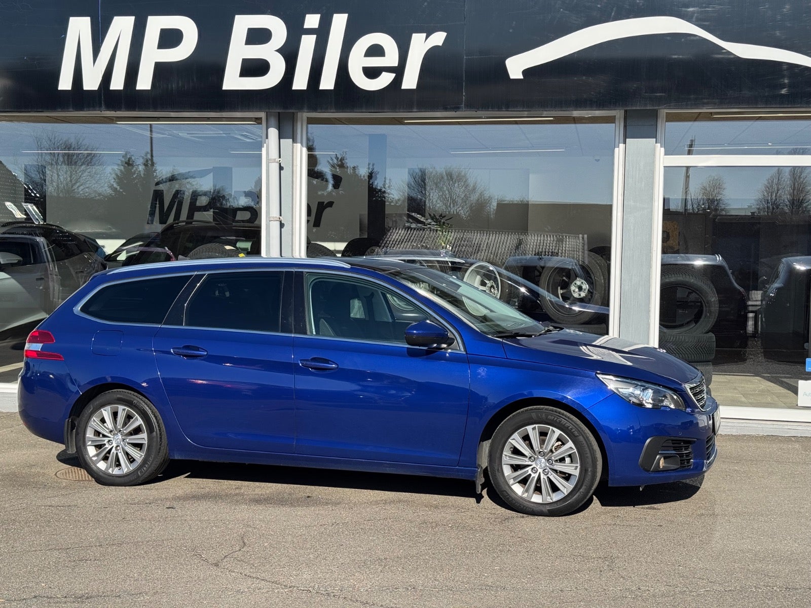 Billede af Peugeot 308 1,5 BlueHDi 130 Allure Sky SW