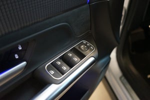 Mercedes EQA250