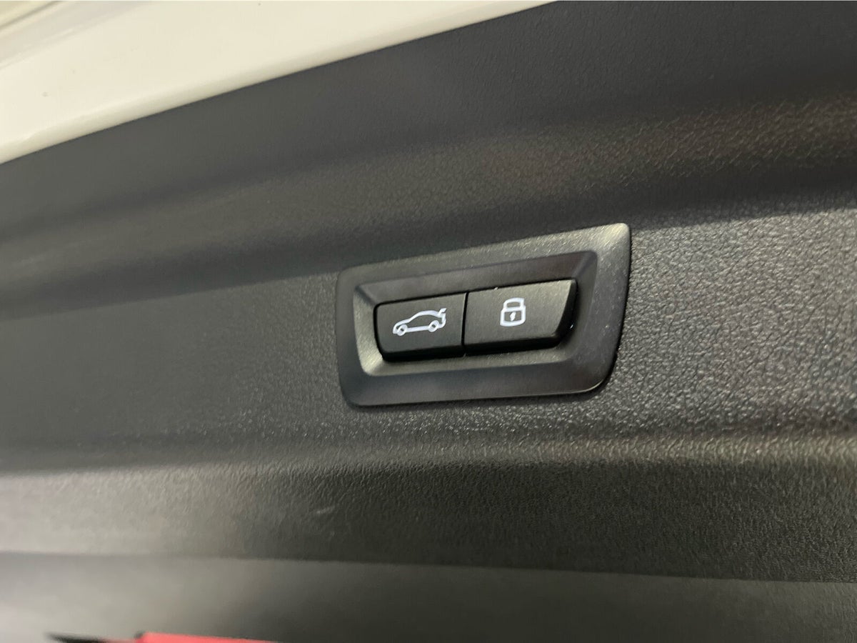 BMW iX1 xDrive30 billede 18