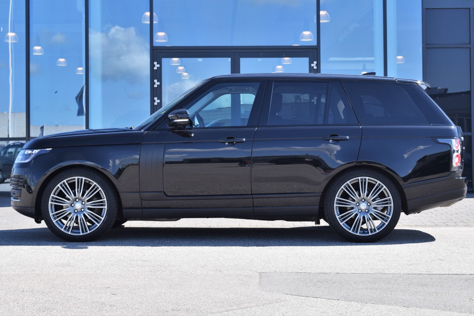 Land Rover Range Rover SDV6 Vogue aut. Land Rover Range Rover SDV6 Vogue aut.