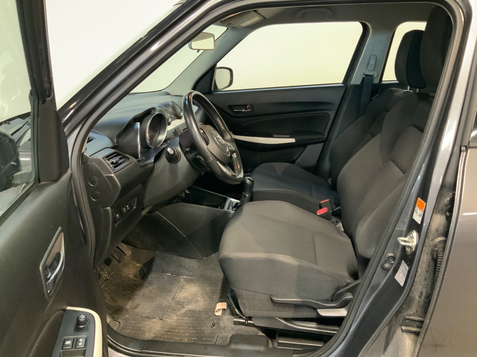 Suzuki Swift (5/8)