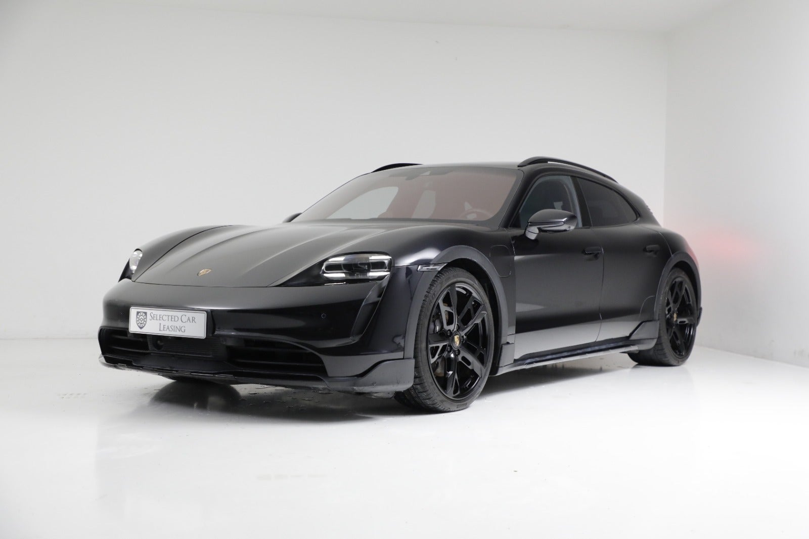 Porsche Taycan 4 Performance+ Cross Turismo