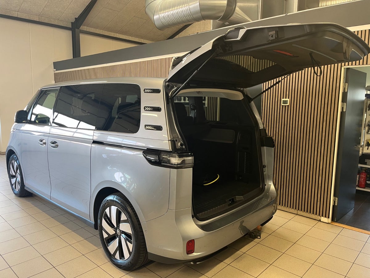 VW ID. Buzz Life 75 Years Edition SWB