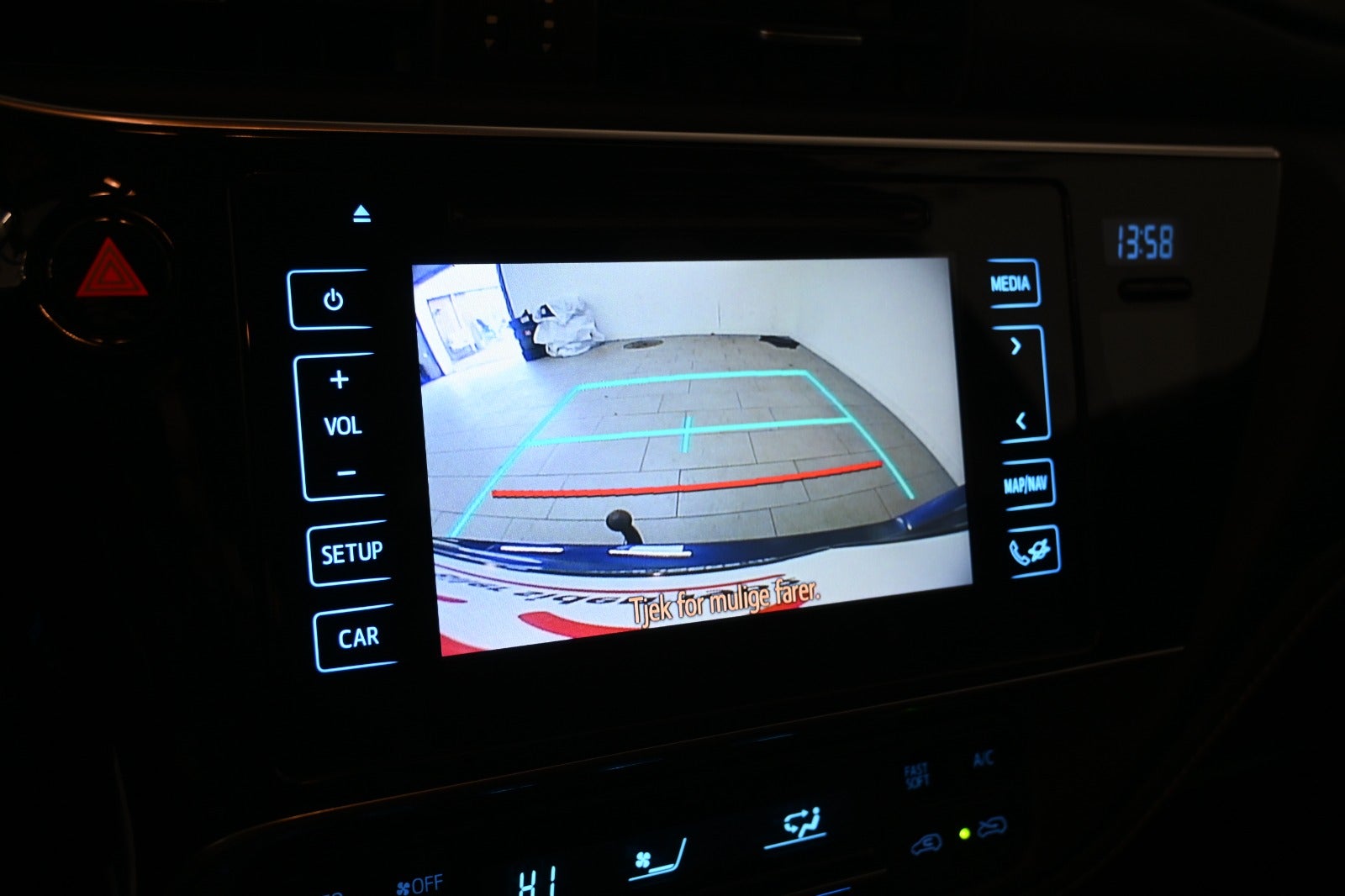 Toyota Auris Hybrid H2 Comfort Touring Sports CVT