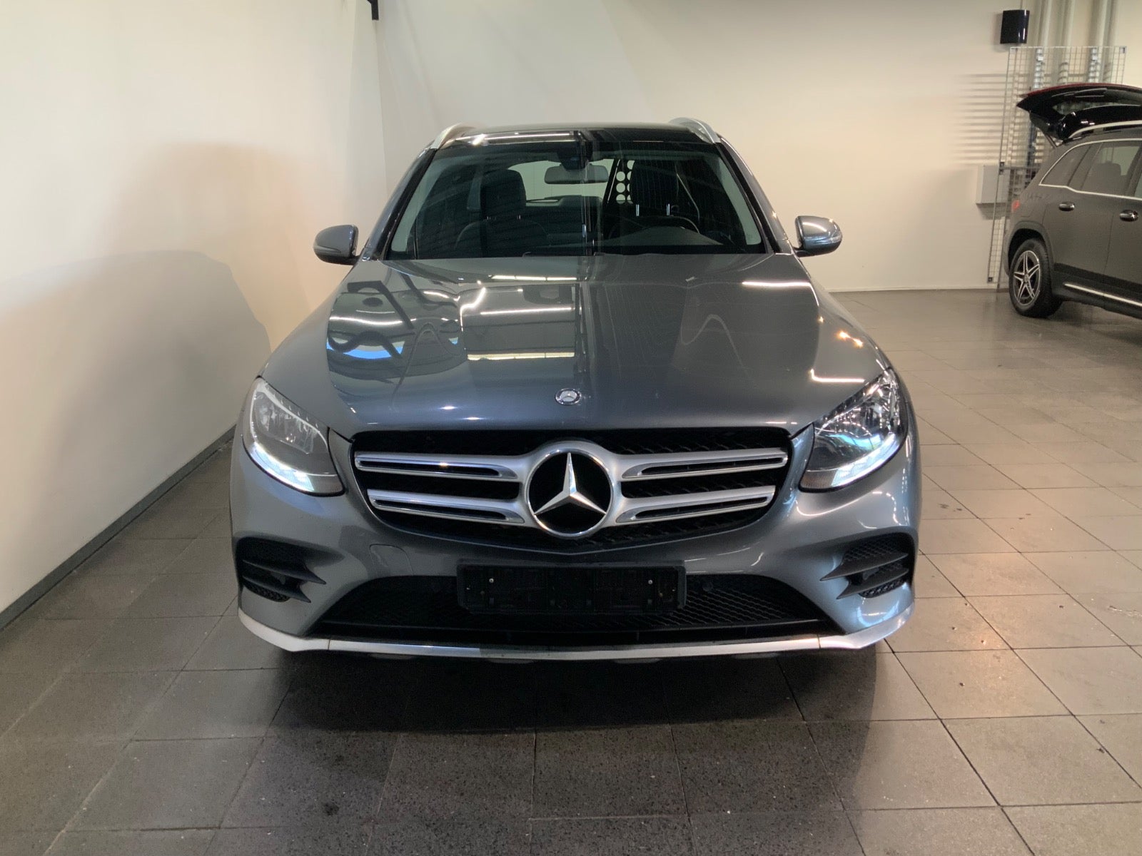 Mercedes-Benz GLC 220 d (2/8)