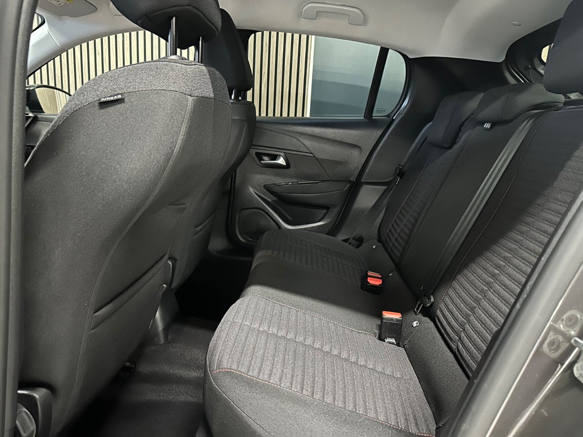 Peugeot 208 PureTech 75 Active Pack Peugeot 208 PureTech 75 Active Pack