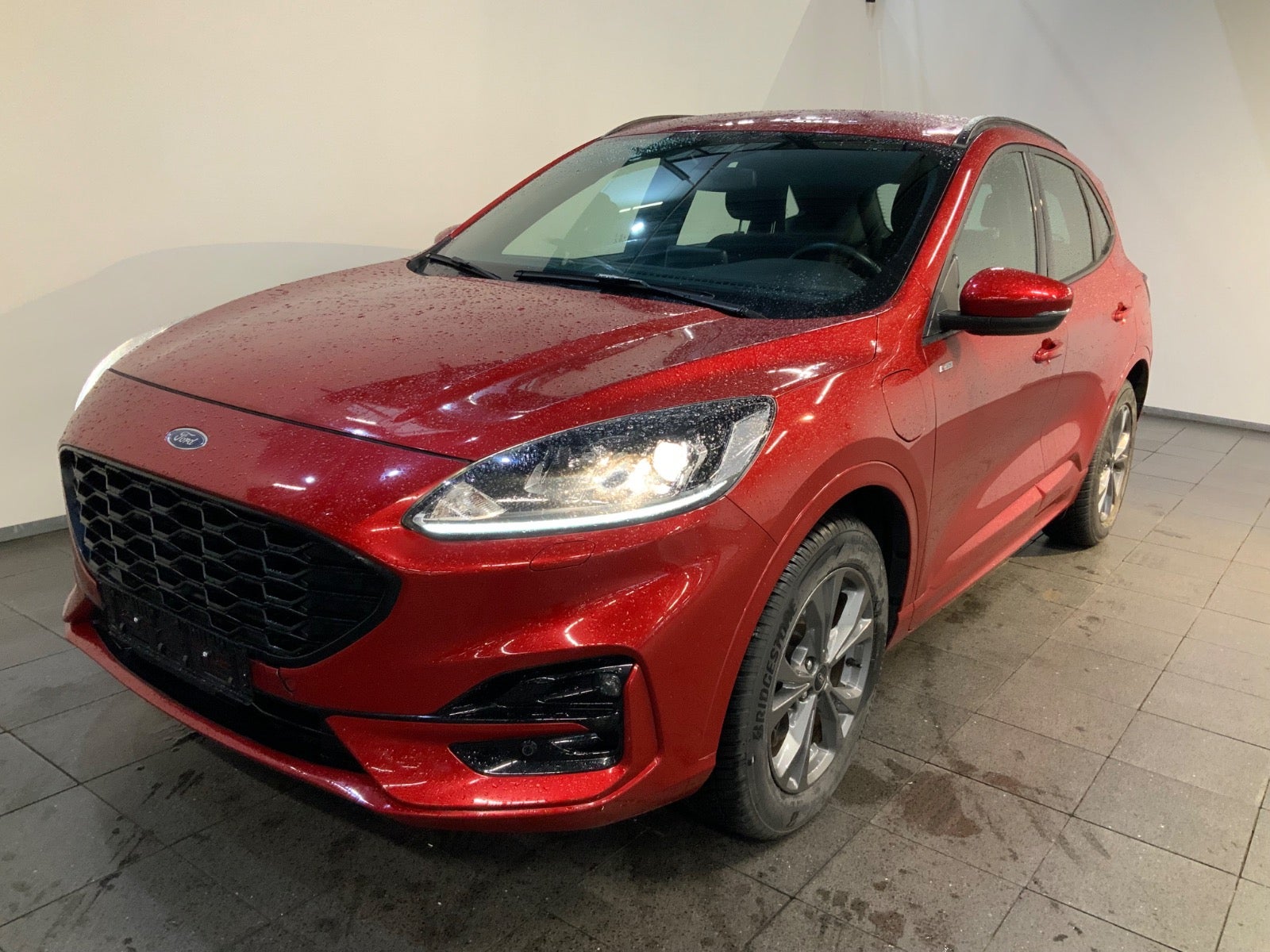 Ford Kuga (1/8)