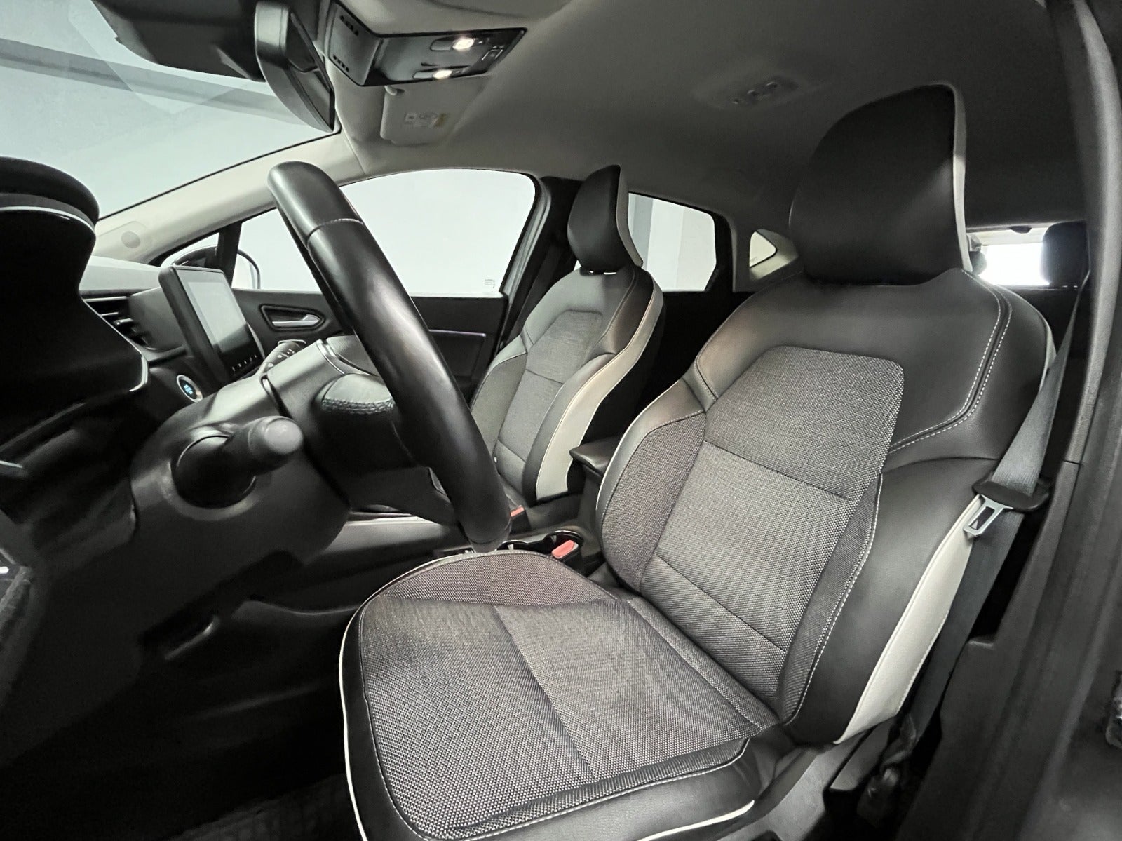 Billede af Renault Captur 1,6 E-Tech Intens
