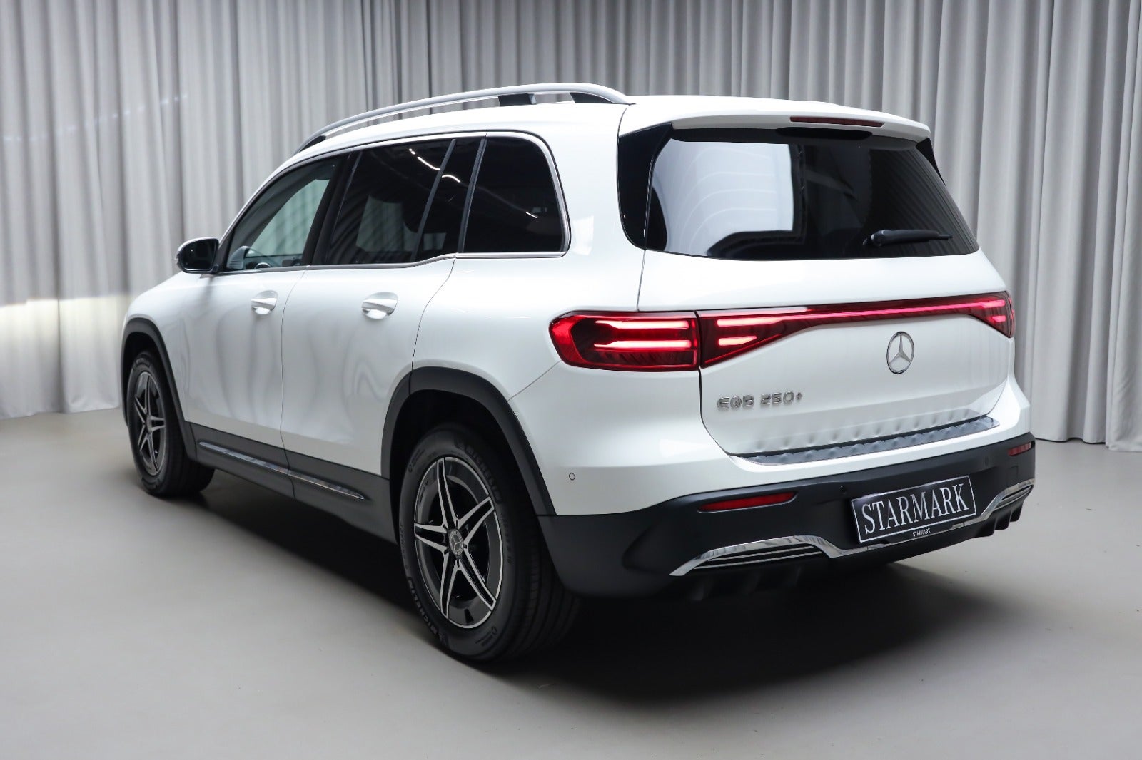 Mercedes-Benz EQB 250+ (3/8)