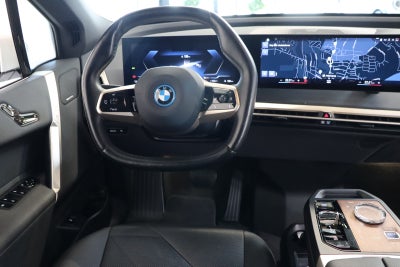 BMW iX xDrive40 Fully Charged