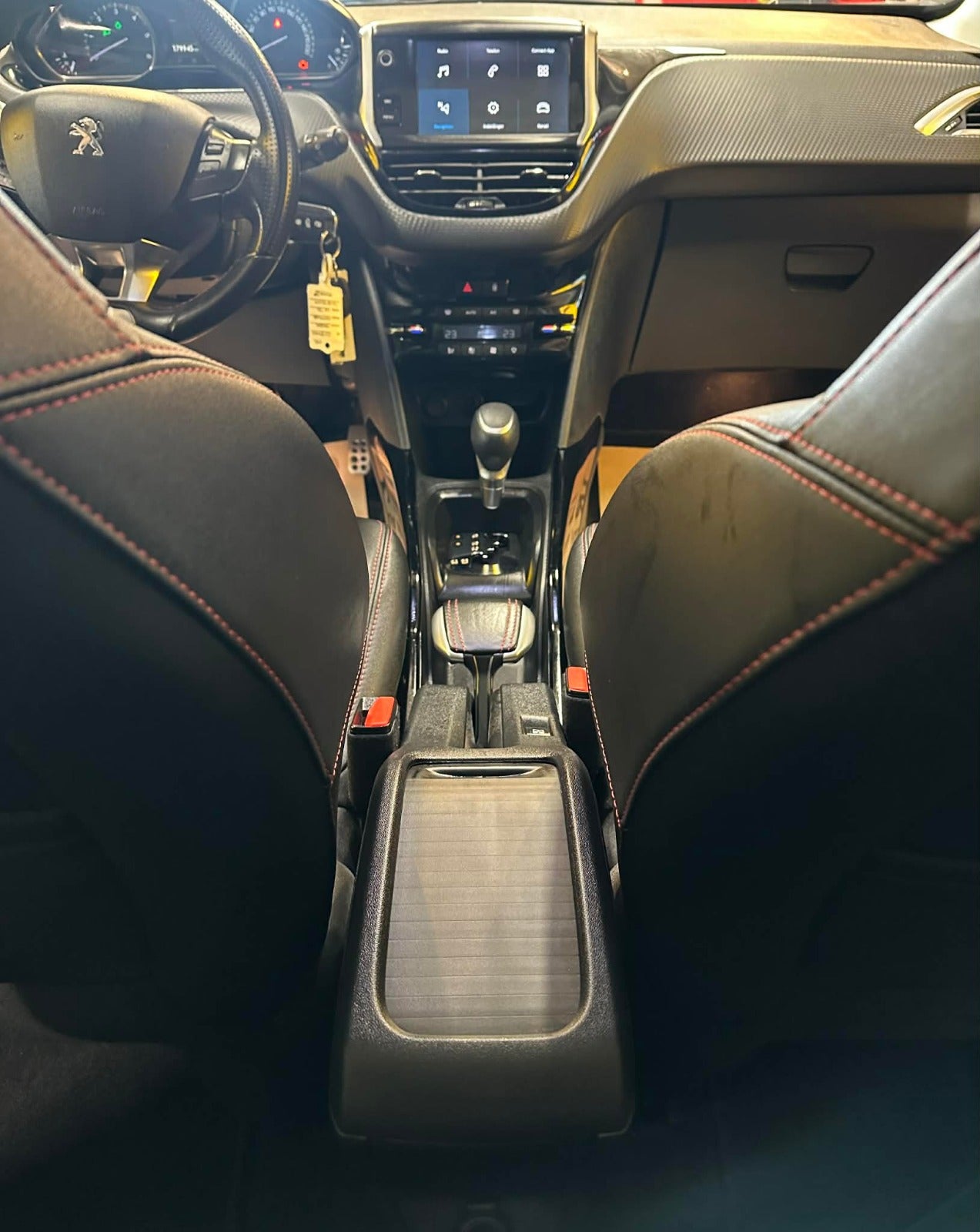 Billede af Peugeot 2008 1,5 BlueHDi 120 GT Line Sky EAT6