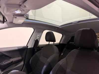 Peugeot 208 VTi 82 Envy Sky