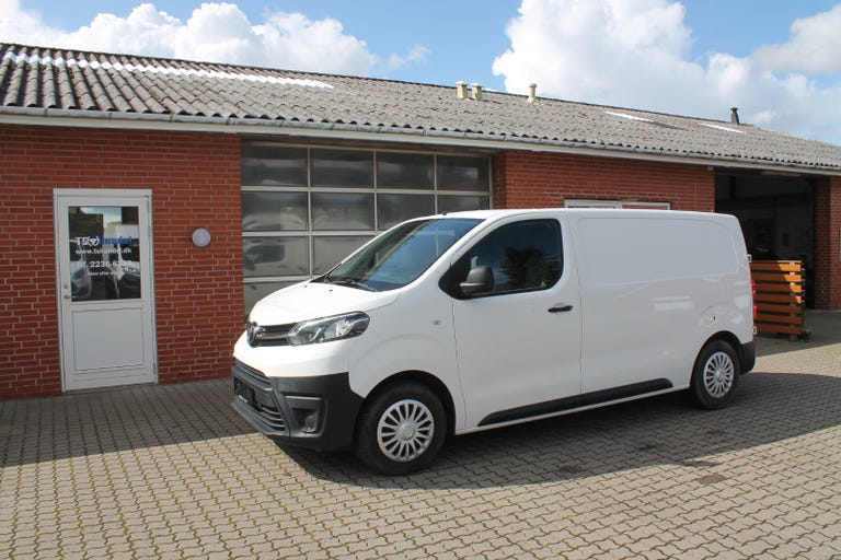 Toyota ProAce D 95 Medium Comfort