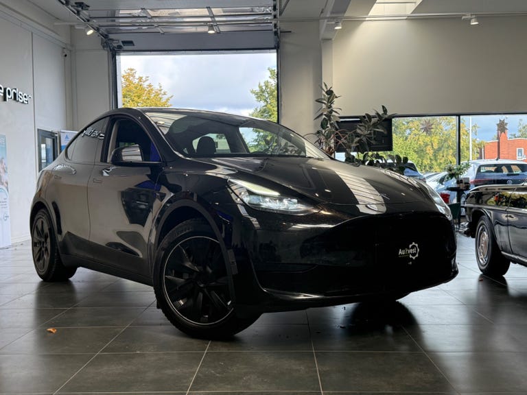 Tesla Model Y RWD