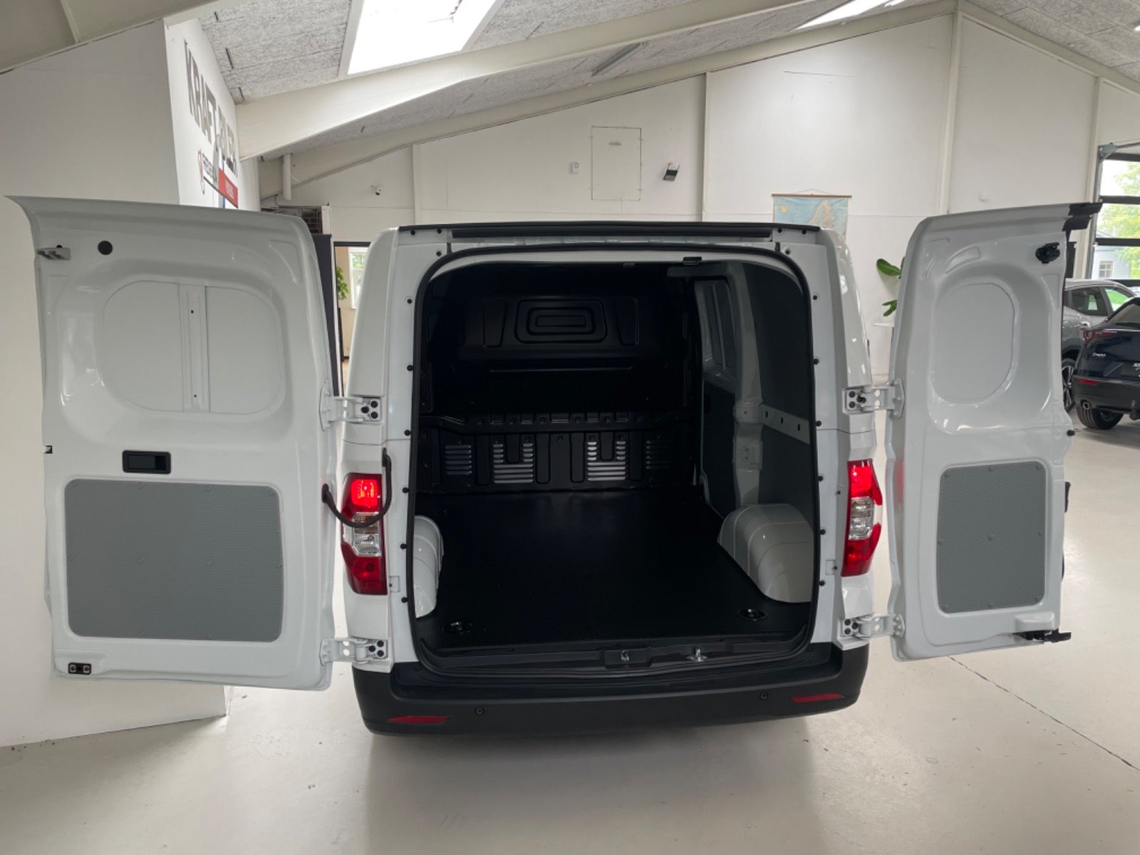 Billede af Maxus e-Deliver 3 50 Cargo Van SWB