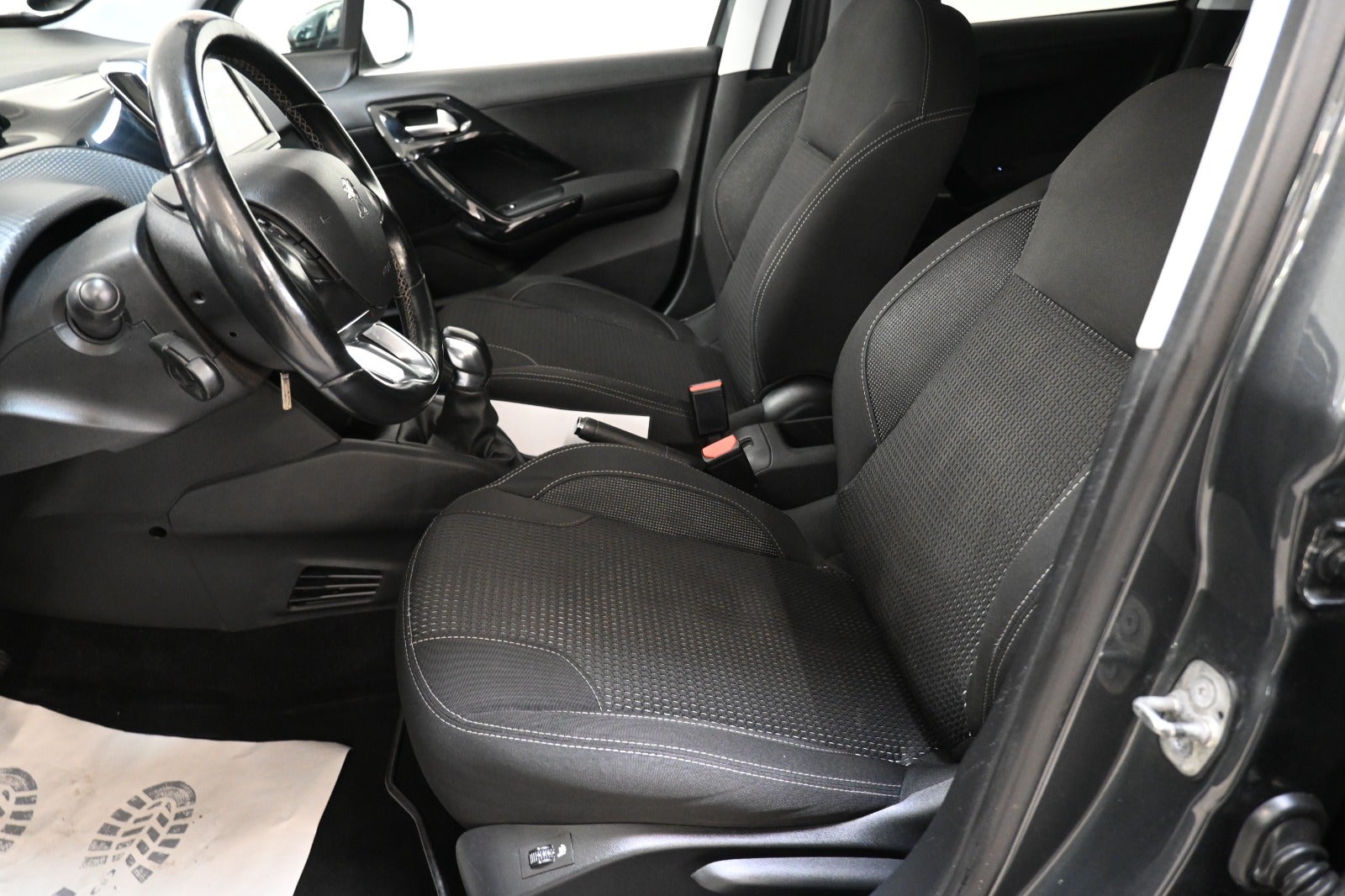 Peugeot 208 BlueHDi 100 Desire