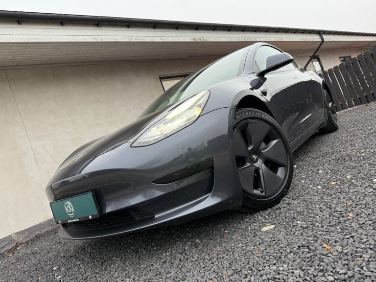Tesla Model 3 RWD