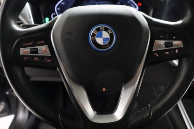 BMW 330e Touring Sport Line aut.