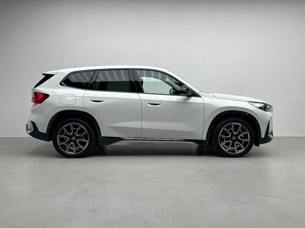 BMW iX1 eDrive20 X-Line billede 5