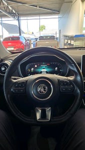 MG EHS PHEV Luxury