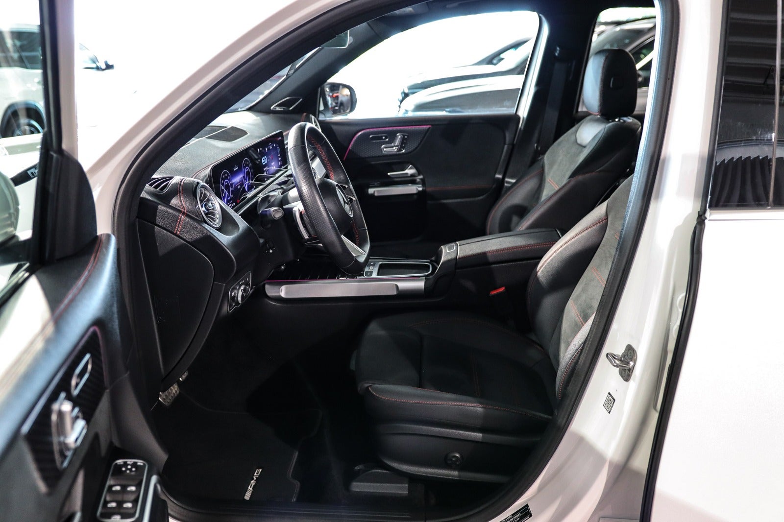 Billede af Mercedes EQB300  AMG Premium 4Matic