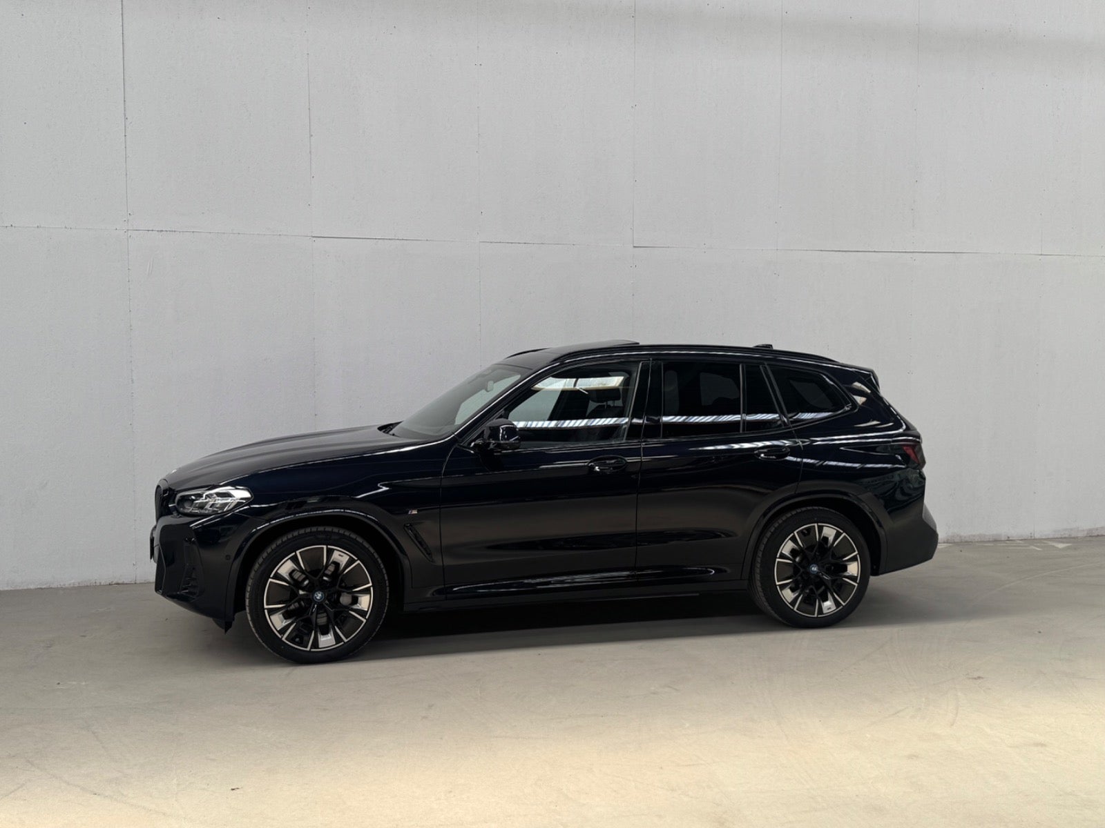 BMW iX3 Charged Plus M-Sport A