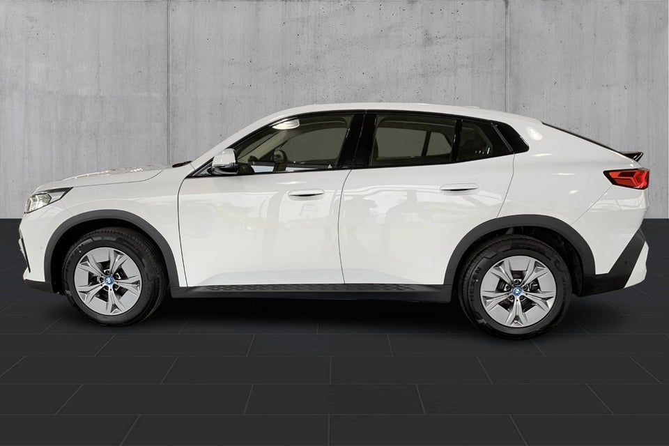 BMW iX2 eDrive20 2024