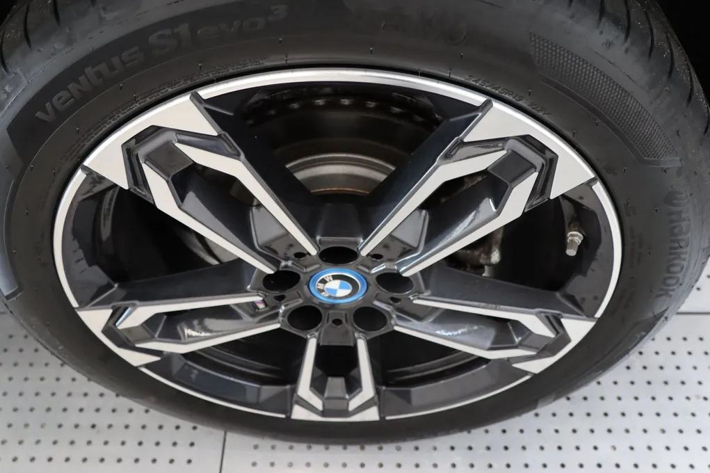 BMW iX2 eDrive20 M-Sport