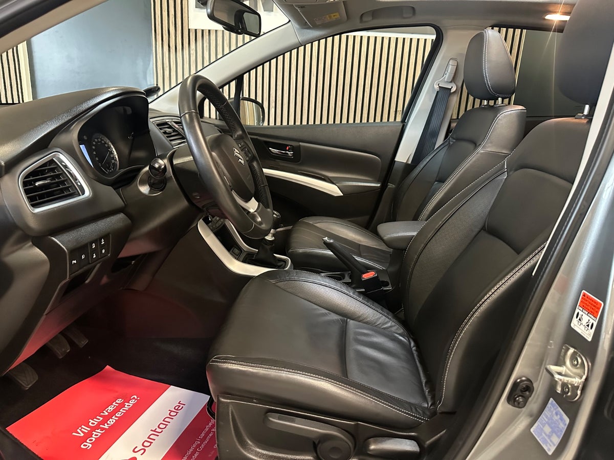 Suzuki S-Cross mHybrid Adventure