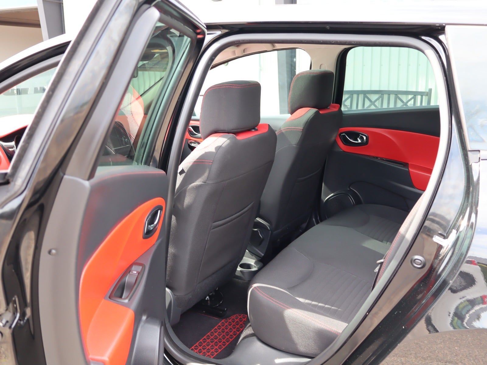 Billede af Renault Clio IV 0,9 TCe 90 Limited Sport Tourer