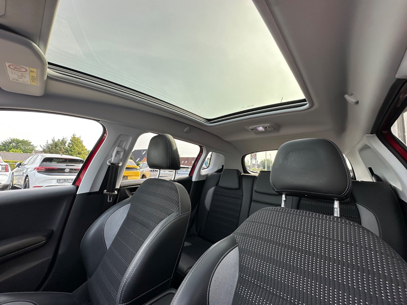 Billede af Peugeot 2008 1,6 BlueHDi 100 Desire Sky