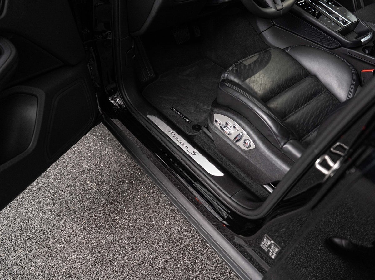 Gallery image 17 of 17