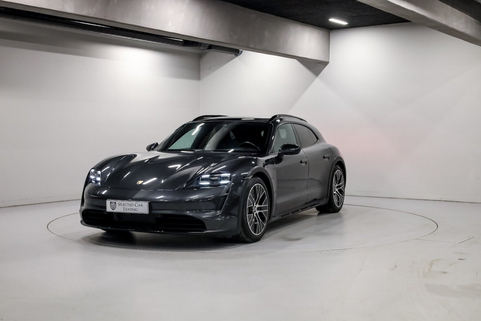 Porsche Taycan 4 Performance+ Cross Turismo