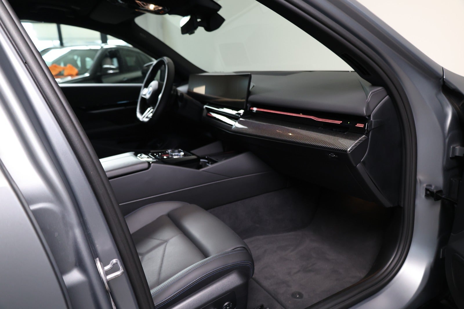 BMW 530e 2,0 Touring M-Sport xDrive aut. 5d - 14