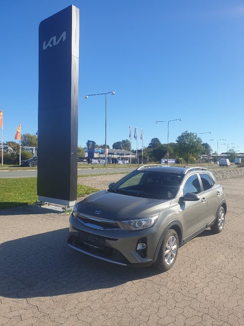 Kia Stonic T-GDi Advance Intro
