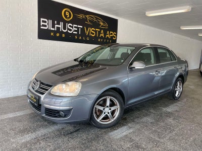 VW Jetta 2,0 FSi Comfortline Benzin modelår 2006 km 207000 Gråmetal ABS airbag, 🟡Yderst velholdt og