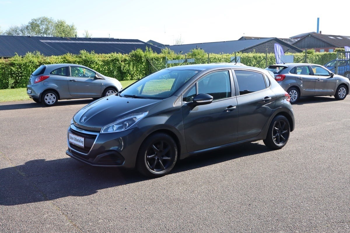 Billede af Peugeot 208 1,6 BlueHDi 100 Allure Sky