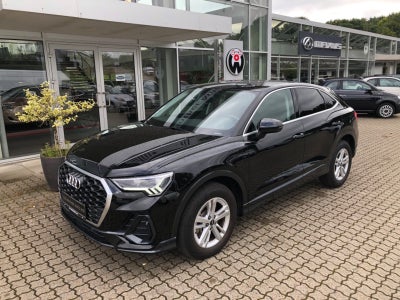 Audi Q3 45 TFSi e Attitude+ Sportback S-tr. Benzin aut. Automatgear modelår 2023 km 9000 Sortmetal A