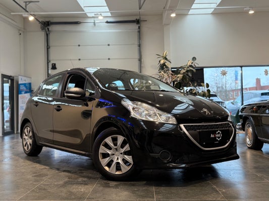 Peugeot 208 VTi Access Benzin drivmiddel 215000 Km. 2012 Modelår
