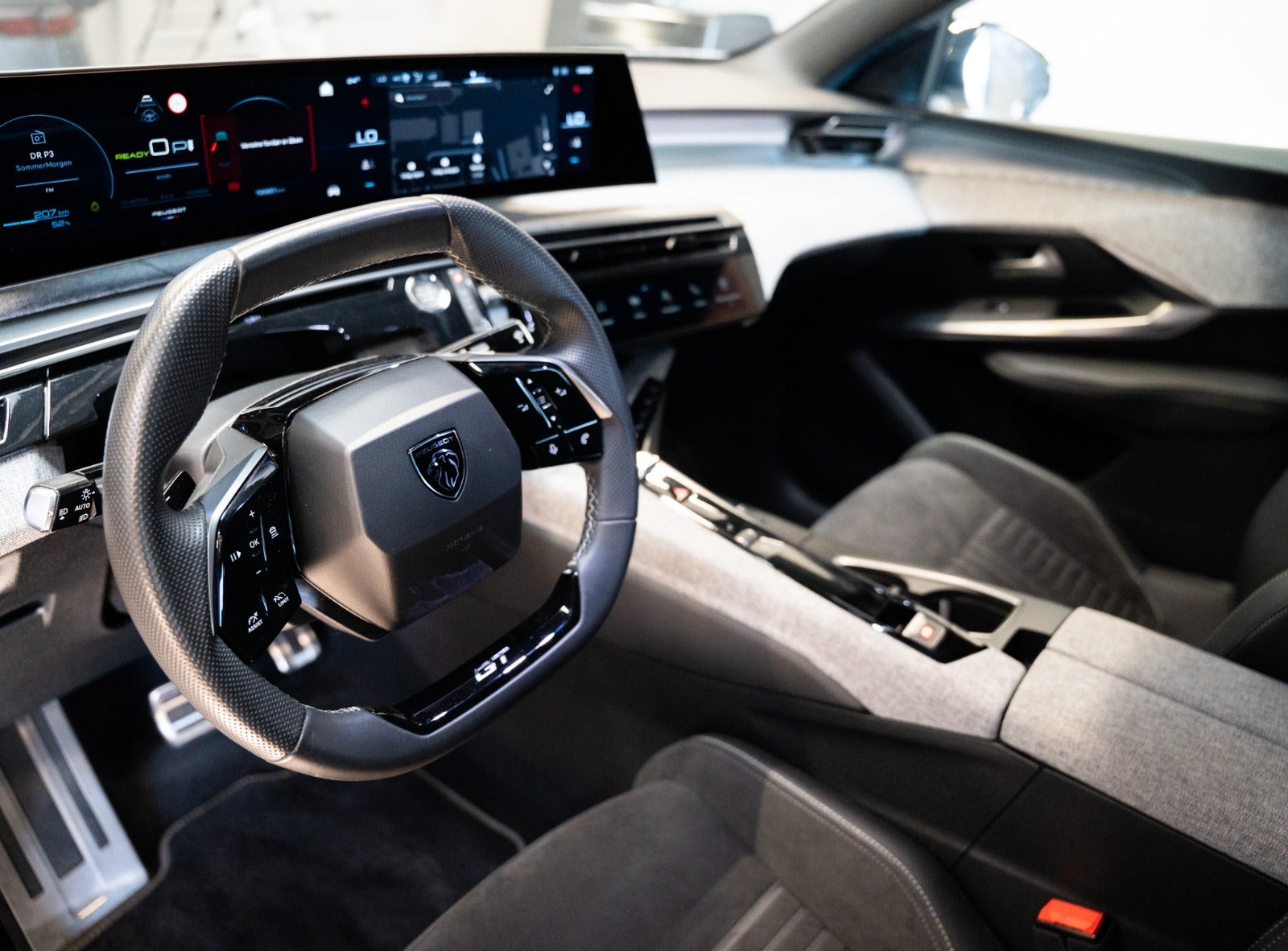 Billede af Peugeot e-3008 77 GT Pack